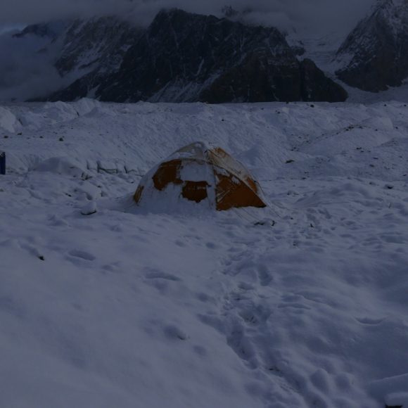 Accampamento alla "Concordia" - Foto Carlo Alberto Garzonio - Riproduzione riservata