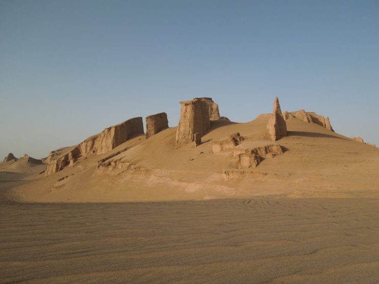 Deserto di Lut, zona arida dell’Iran orientale incastonata tra catene montuose e inesplorata fino a pochi anni fa