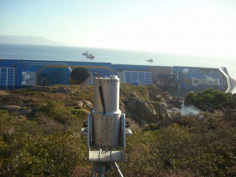 Il team del dipartimento di Scienze delle Terra è stato impegnato anche nelle operazioni di controllo del relitto della Costa Concordia all'Isola del Giglio