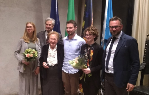 Eleonora Forzini riceve Premio Giovanni Lorenzin