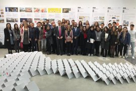 Gli studenti dell'Ateneo fiorentino, del Politecnico di Torino e della Tongji University alla fiera FutureLab a Shanghai; al centro il ministro Lorenzo Fioramonti