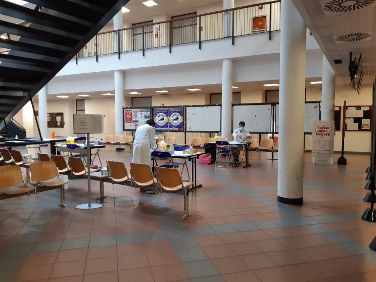 Foto - I test sierologici sono stati svolti presso il campus delle Scienze sociali a Novoli