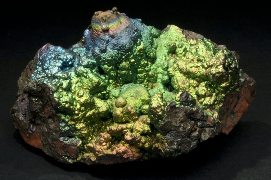 Esemplare di limonite (miscuglio di goethite e lepidocrocite) proveniente dalla miniera di Rio Marina