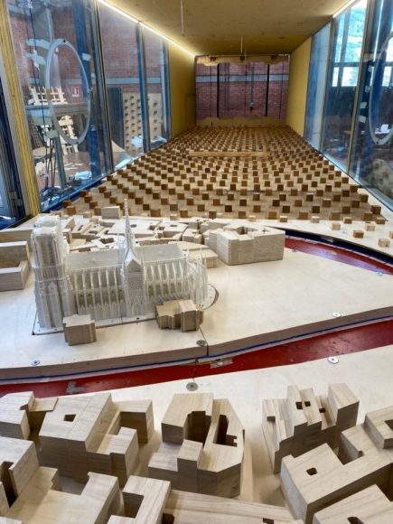 Il modello della Cattedrale di Notre-Dame di Parigi nella Galleria del Vento