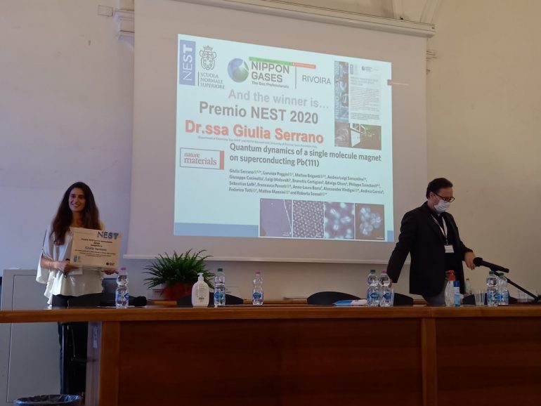 Giulia Serrano riceve il premio NEST 2020 nanoscienze