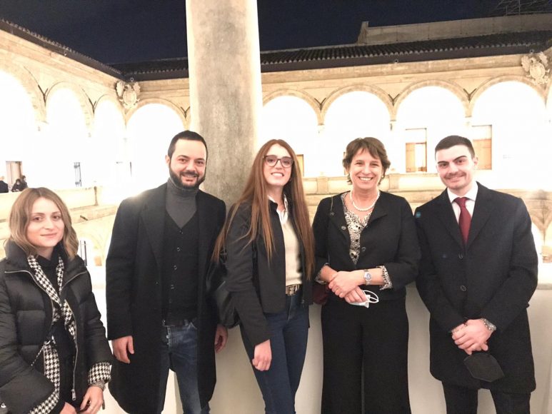 Da sinistra, Noemi Ritrovati, Antonio Deiana, Giulia Maria Pia Rossi e Lorenzo Tombelli con la ministra Maria Cristina Messa