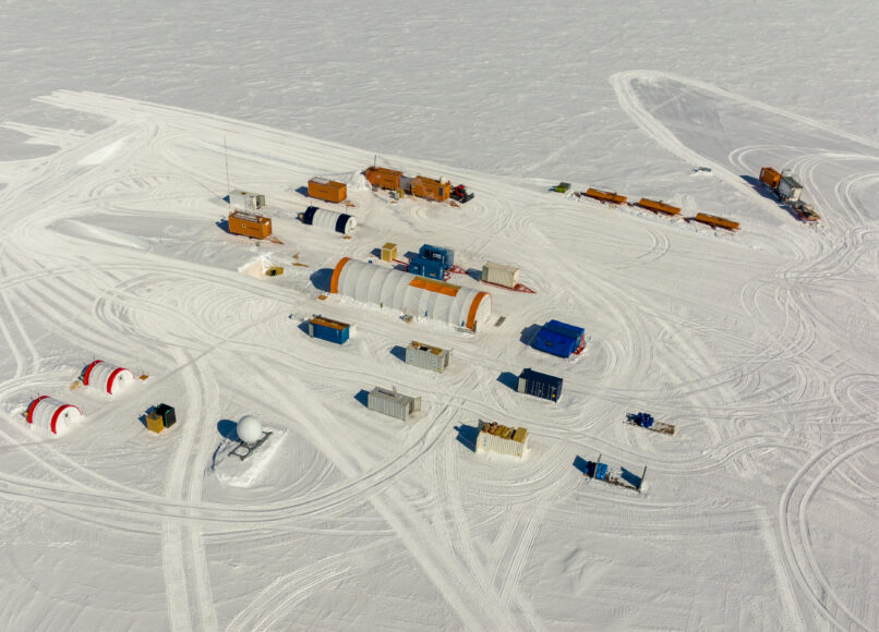 Il campo di Little-Dome C (Antartide) allestito per la perforazione profonda nell'ambito del progetto Beyond EPICA - foto di PNRA/IPEV