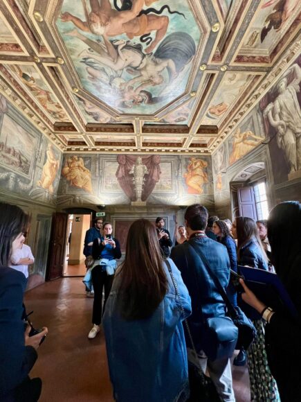 Gli studenti di Master Museo Italia durante un sopralluogo al Museo di Casa Vasari