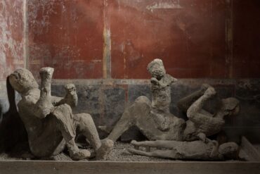 Pompei, gruppo di calchi calchi n. 50-51-52da Casa del Bracciale d'Oro (per gentile concessione del Parco archeologico di Pompei)