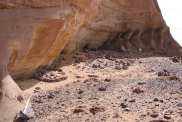 Vista del rifugio roccioso di Takarkori nella Libia meridionale (Foto: Missione Archeologica nel Sahara - Sapienza Università di Roma)