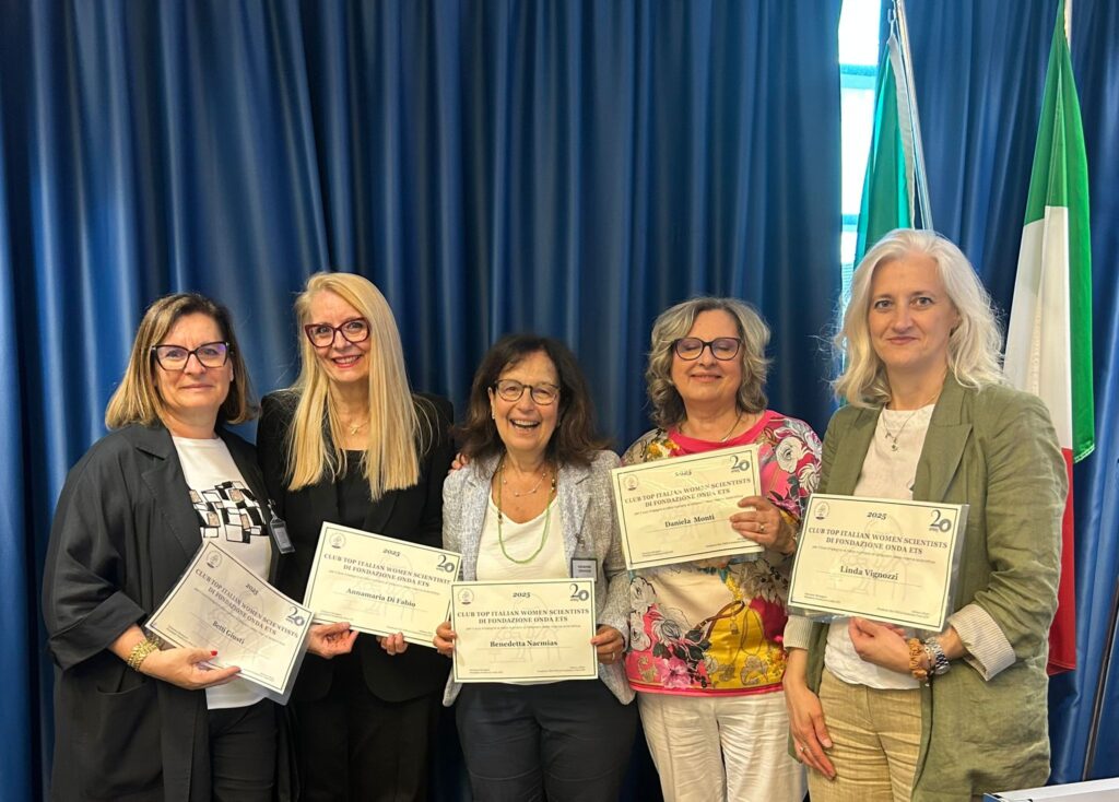 Le ricercatrici presenti nell'incontro del 12 giugno a Milano (da sinistra, Betti Giusti,_Annamaria_Di Fabio,_Benedetta Nacmias,_Daniela Monti,_Linda Vignozzi)