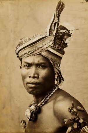 - Borneo, Sarawak - Daiacco del Seribas, dall'album di Margareth Brooke