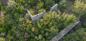 Le rovine al Castello di Monsummano Alto